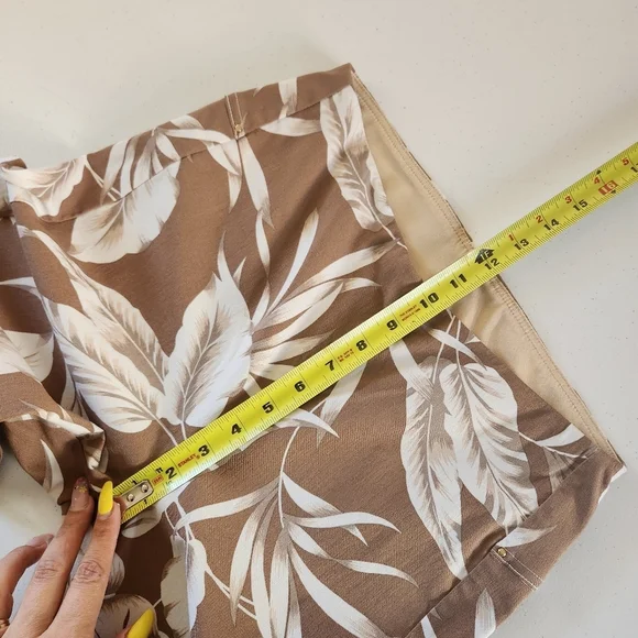 Joseph Ribkoff Palm Pull On Stretchy Capri Pants Brown Neutral Summer Size 8 - Picture 10 of 12